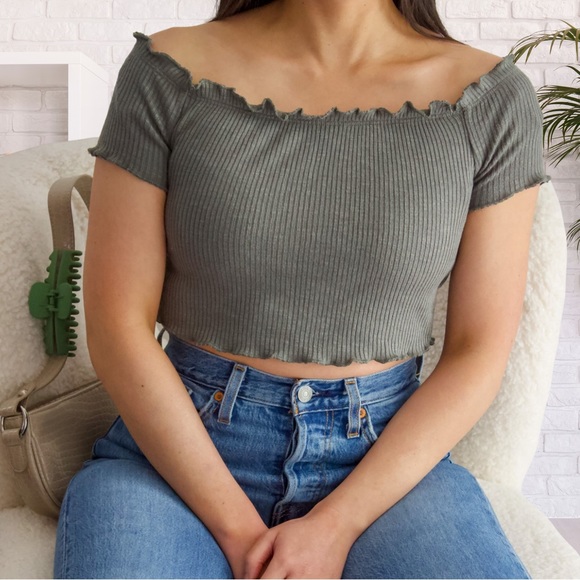 🎉HP🎉 Ribbed Lettuce Crop Top - Dusty Olive - Picture 1 of 1